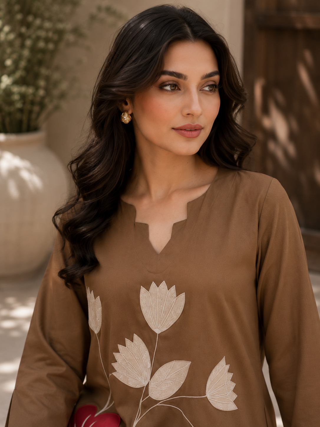 Mocha tulip eplic viscose co-ord set - neckline detail