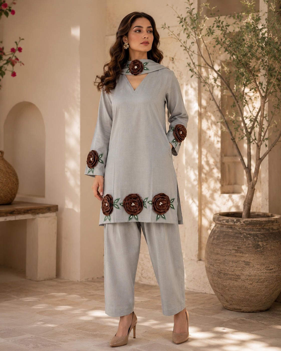 Mauve viscose coord set - neckline detail