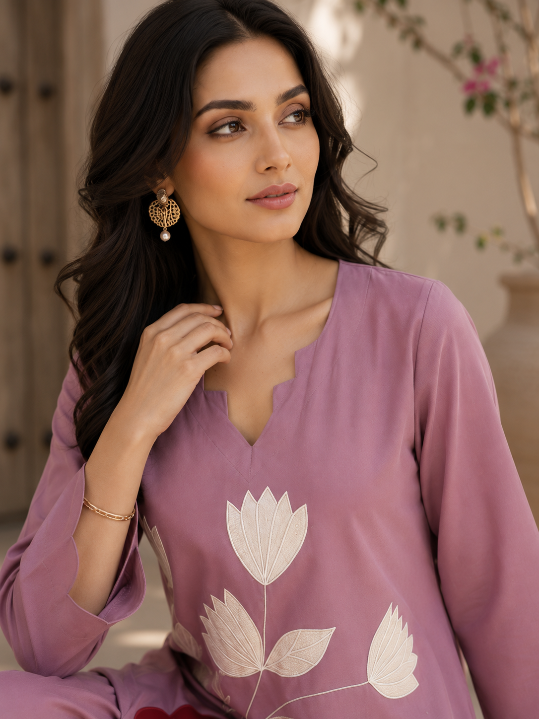 Dusty rose tulip eplic co-ord set - neckline detail
